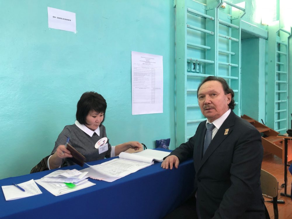Андрей Борисов проголосовал в Горно-Алтайске