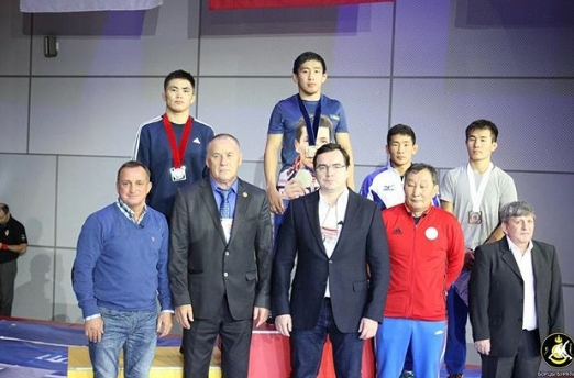 Якутский борец Арыйаан Тютрин победил на международном турнире «Шахтерская Слава»