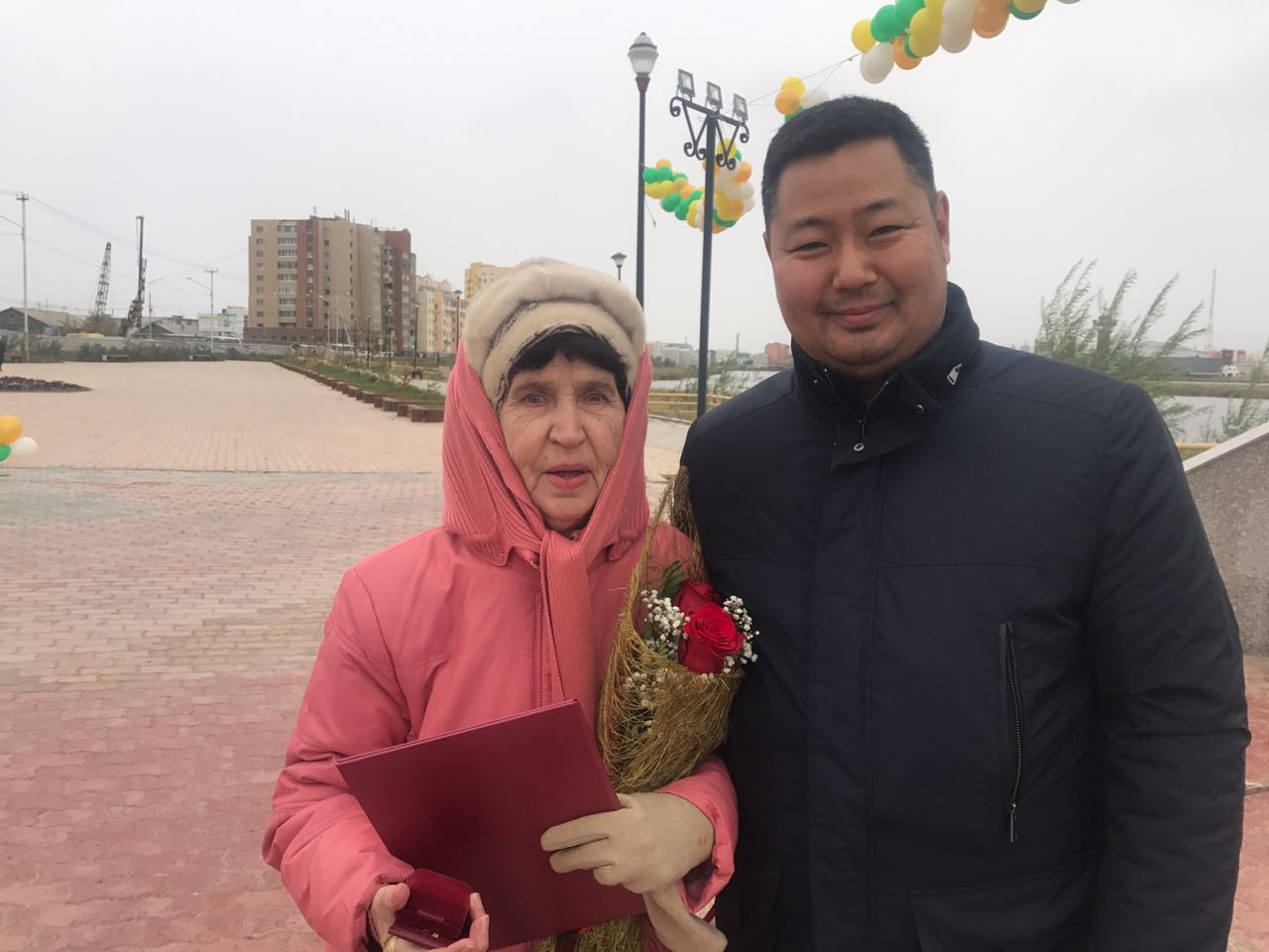 В Якутске впервые вручили памятный знак «Почетный гражданин Сайсарского округа»