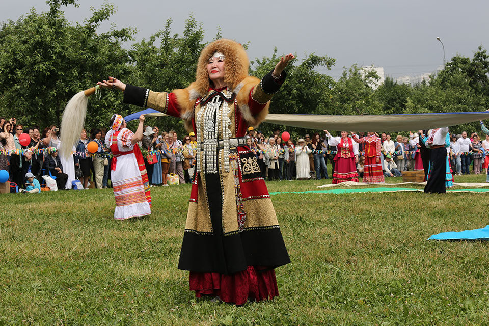 В Москве прошел традиционный Ысыах в Коломенском