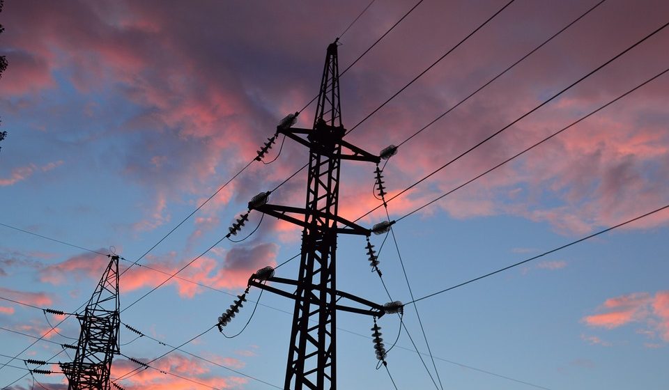 Энергетики восстанавливают электроснабжение в нескольких районах Якутска