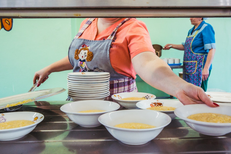 Специалисты Центра питания НИИ СВФУ разработали меню для школьников Якутска
