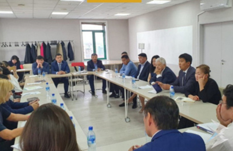 Первый президент Якутии встретился с представителями институтов развития республики