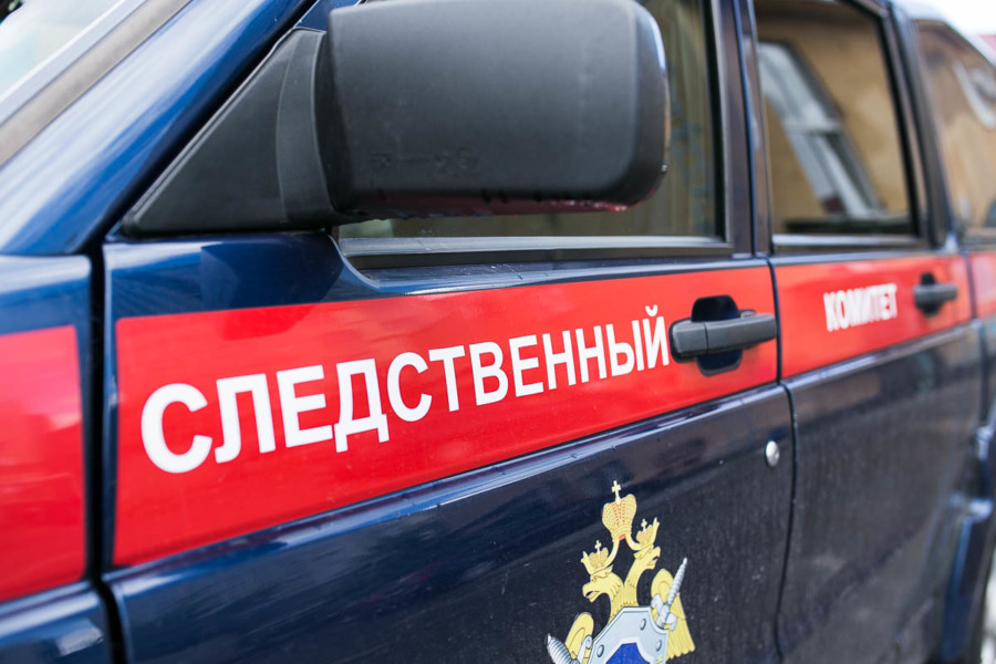 В Якутске следователи устанавливают обстоятельства падения школьника