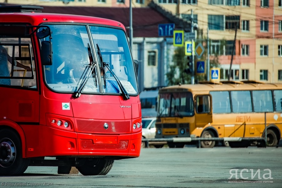 В Якутске автобусные маршруты возобновили движение по улице Петра Алексеева