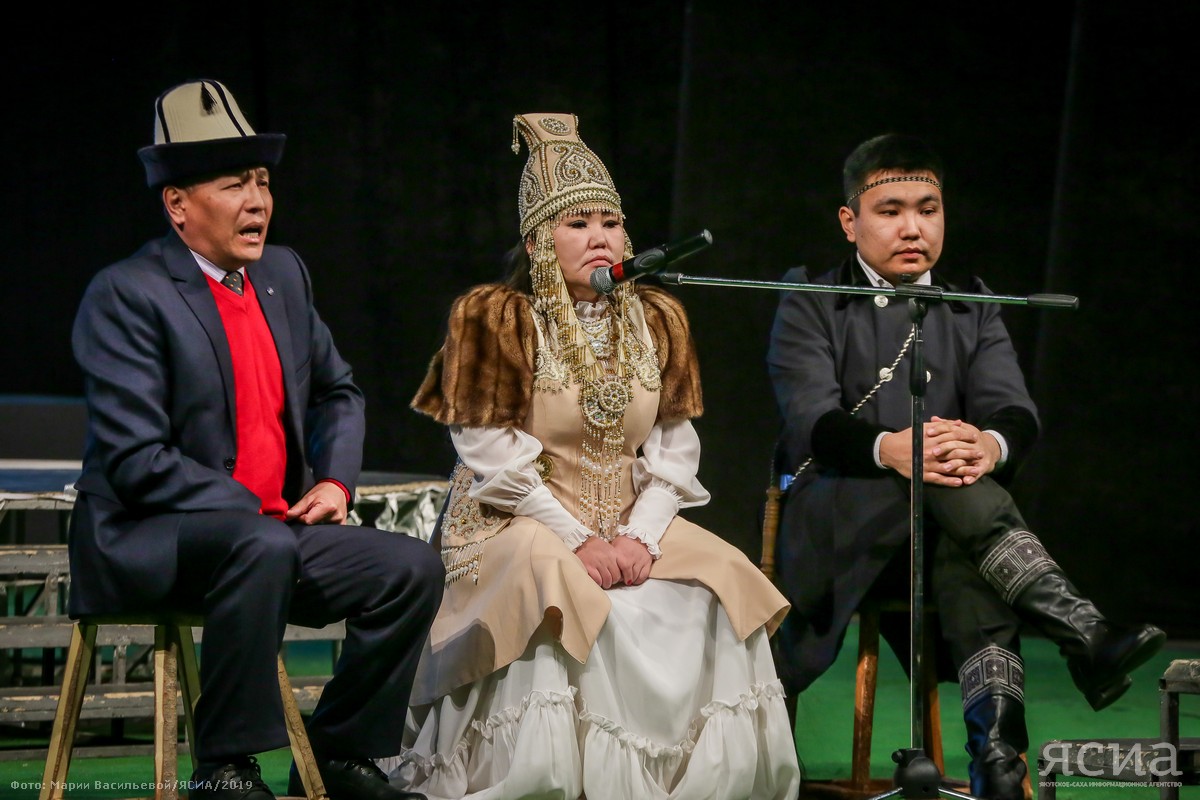 В Якутске Декада Олонхо началась с награждения выдающихся сказителей якутского эпоса