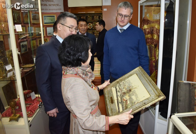 Музей земледелия посетили председатель правительства Якутии и спикер парламента