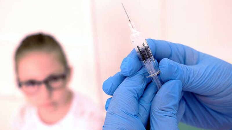 В Госдуме предложили включить вакцинацию от гепатита А и энцефалита в календарь прививок