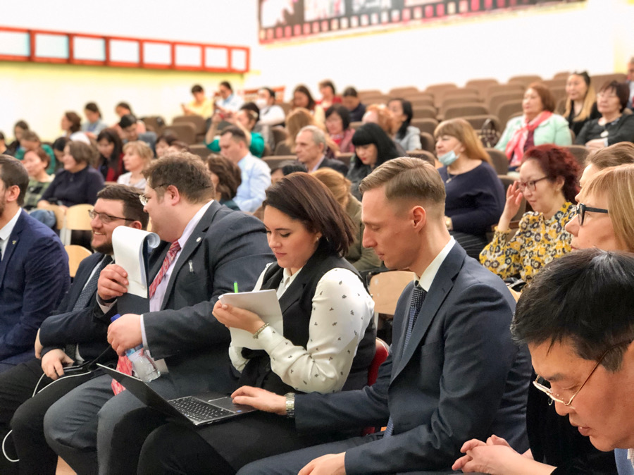 Именитые учителя России стали участниками «Тумэр форума-2020» в Якутии