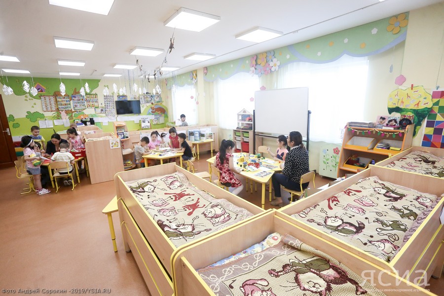 Власти Якутии объяснили, почему детсады и учреждения общепита не перестают работать