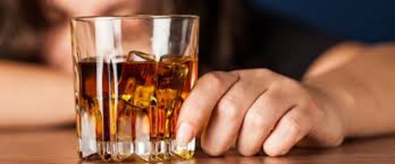 Якутские наркологи предупреждают: алкоголь не спасет от коронавируса