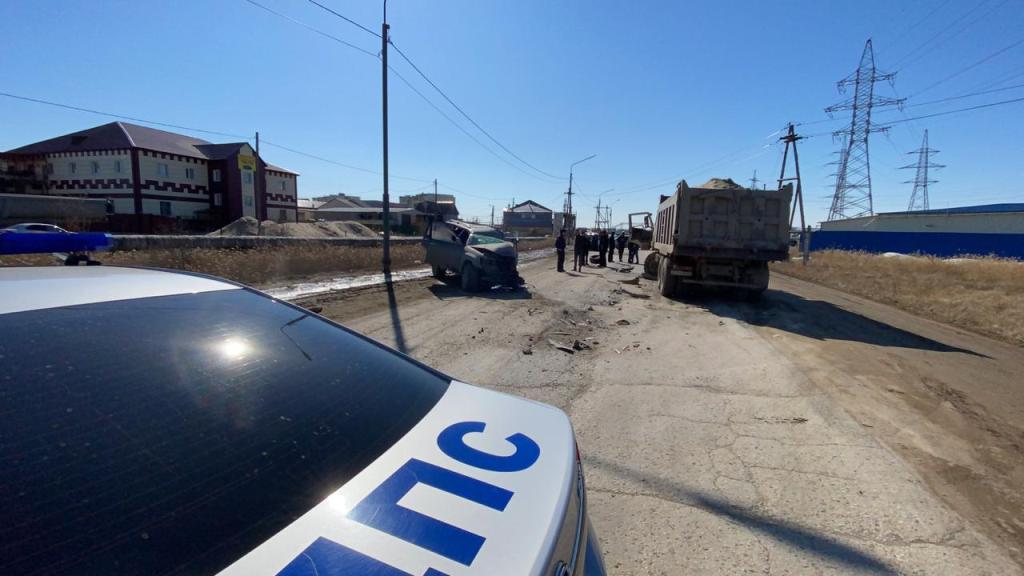 В результате столкновения трех машин в Якутске пострадала женщина