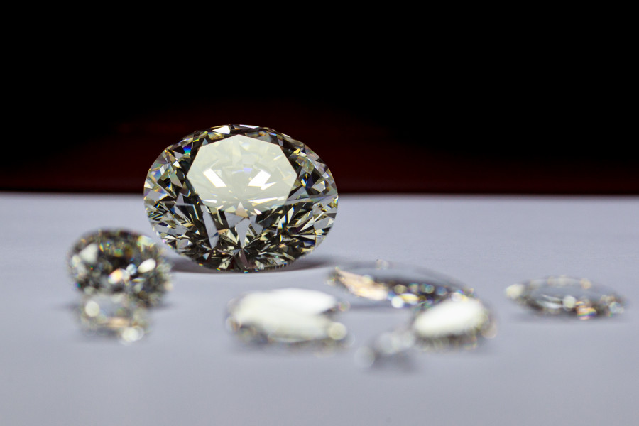 АЛРОСА в апреле минимизировала реализацию алмазно-бриллиантовой продукции