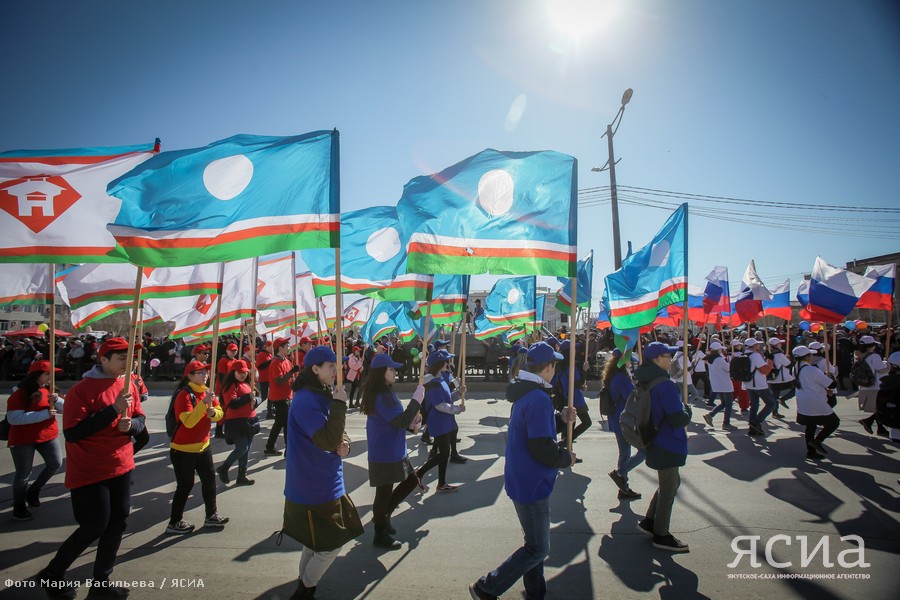 Фотоархив: Первомайские демонстрации в Якутске