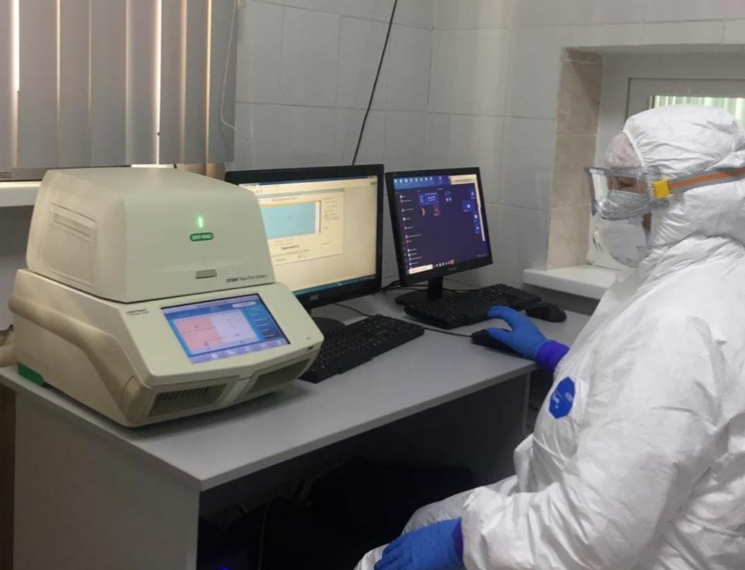 За сутки лабораториями республики обработано 2365 тестов на коронавирус