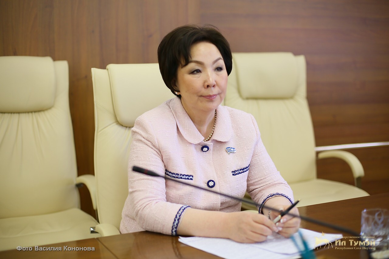 Антонина Григорьева: Депутаты готовы вместе с главой Якутии принять на себя ответственность