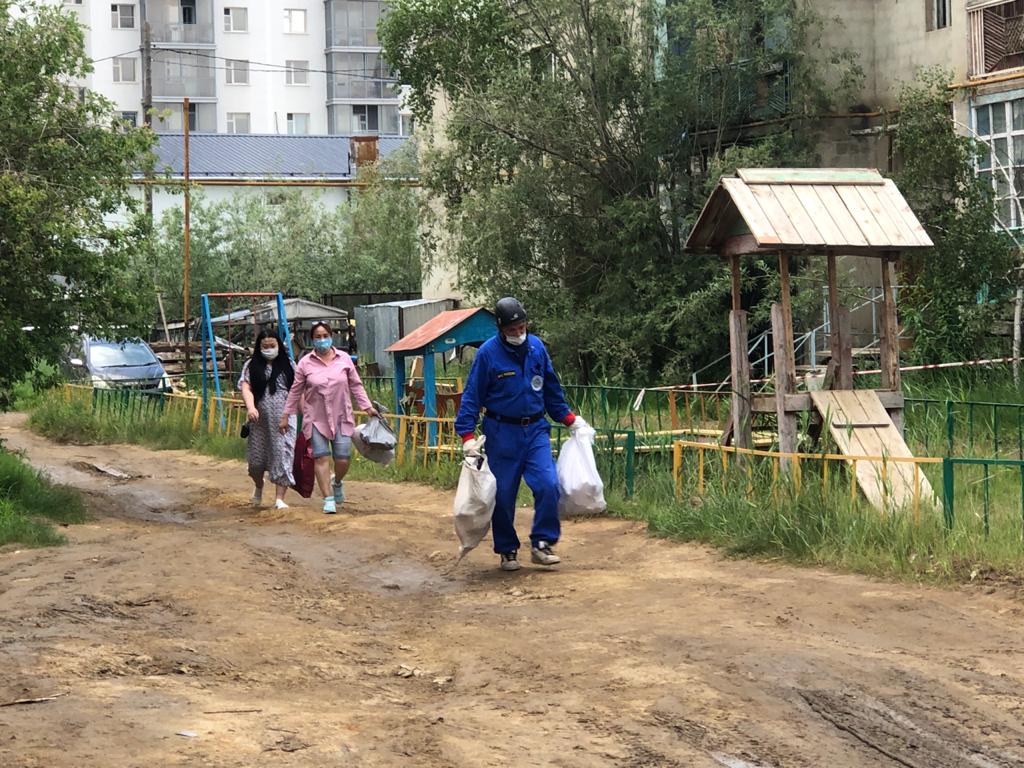 Под пострадавшим домом в Якутске обнаружили скопление талых вод и  разрушение сваи