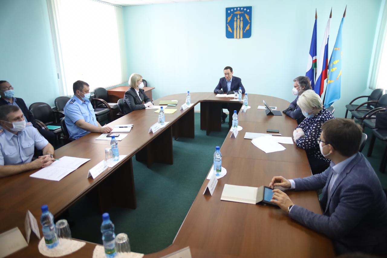 Глава Якутии провёл в Нерюнгри заседание оперативного штаба по борьбе с коронавирусом