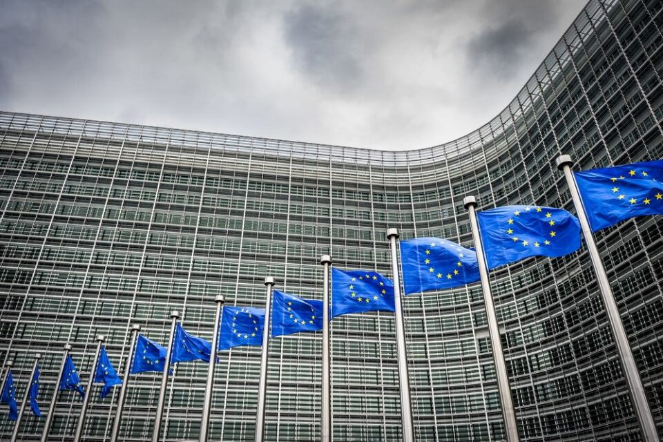 Здание Европарламента Фото
