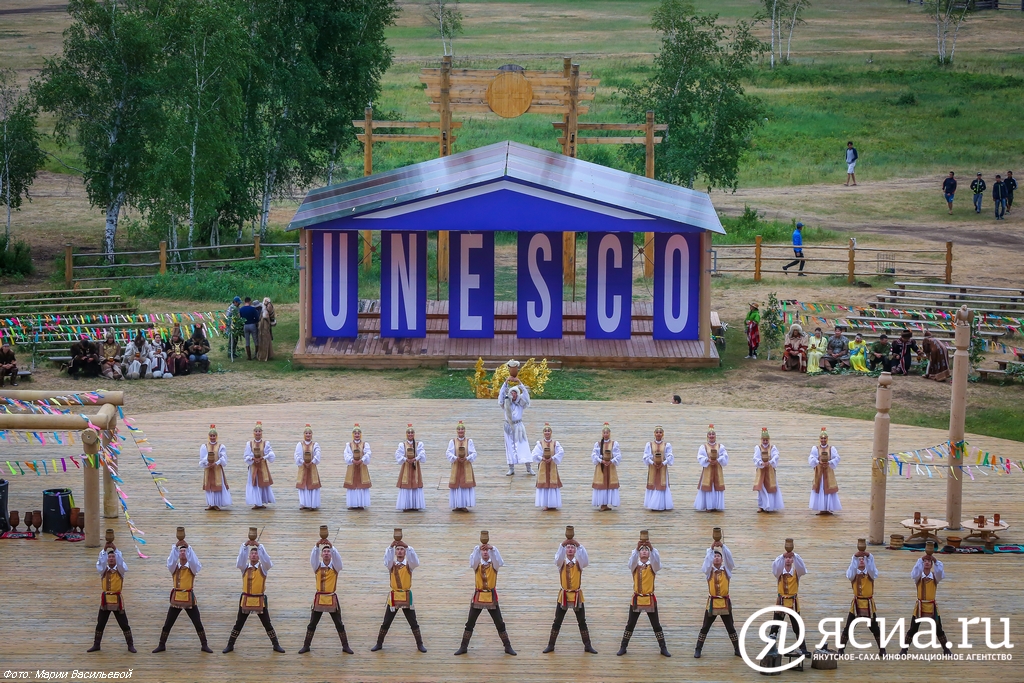 Юнеско олонхо 2005. Олонхо юнеско. Встреча шедевров юнеско на земле олонхо. Олонхо юнеско. Праздник ысыах в якутии.