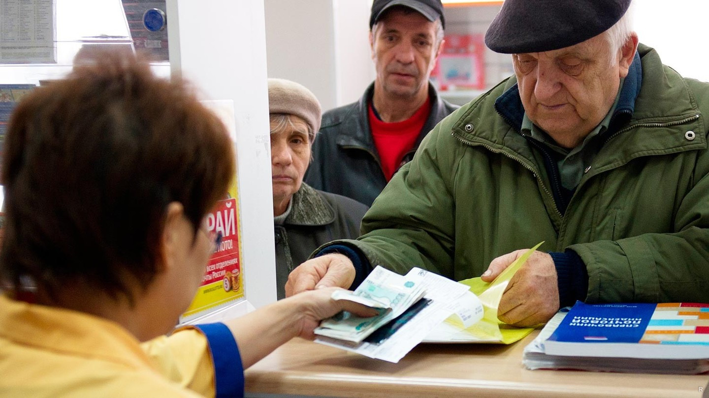 Инфографика: Как вырастут пенсии, «больничные», «декретные»