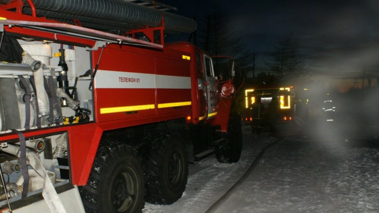 Специалисты ликвидируют пожар в котельной поселка Югоренок — ЯСИА