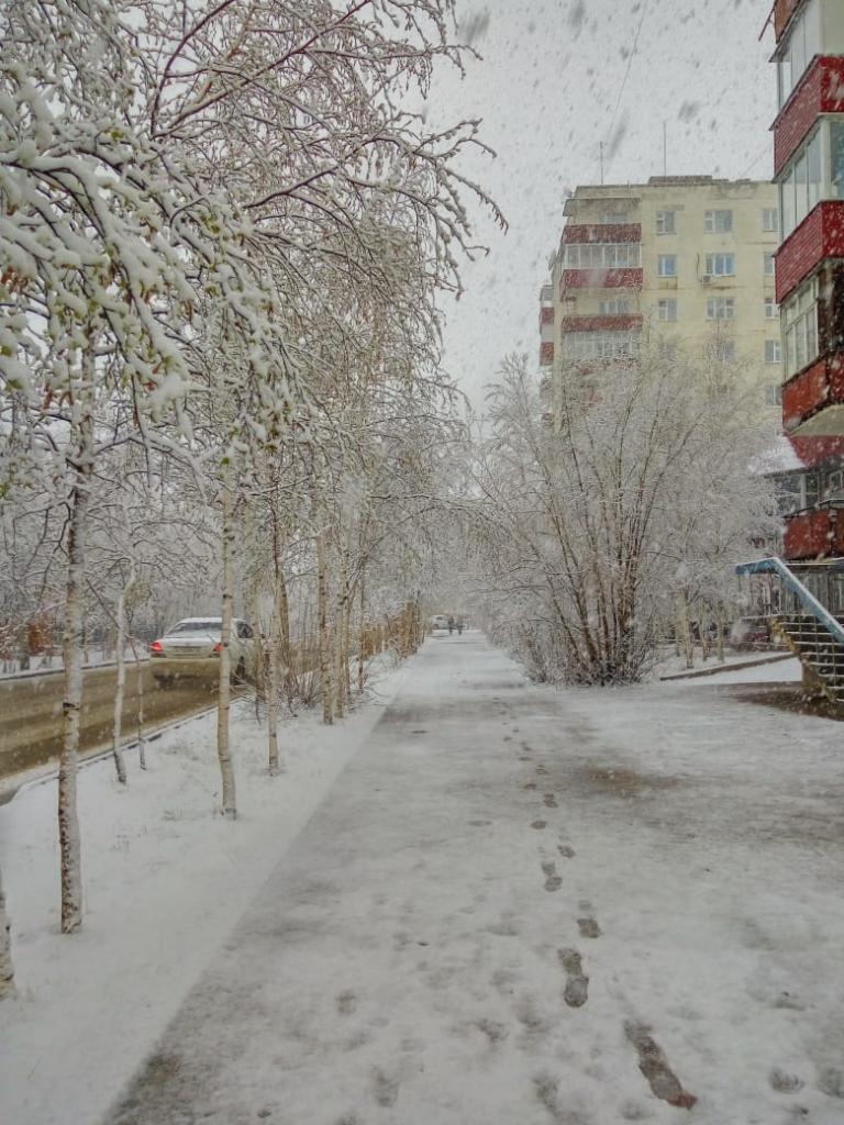 Погода в мирном рс якутия. Мирный Якутия зима. Мирный Якутия зимой. Тихонова 10 Мирный Якутия. Зима в Якутии город Мирный.