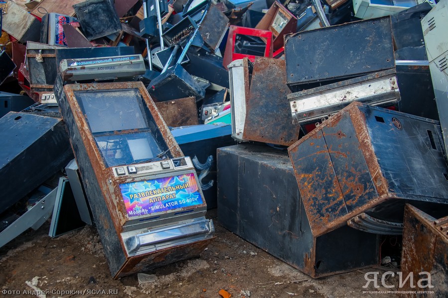 Игровые автоматы, которые были уничтожены за один день, собирались в течение трех с половиной лет"<br>Фото: А.Сорокин
