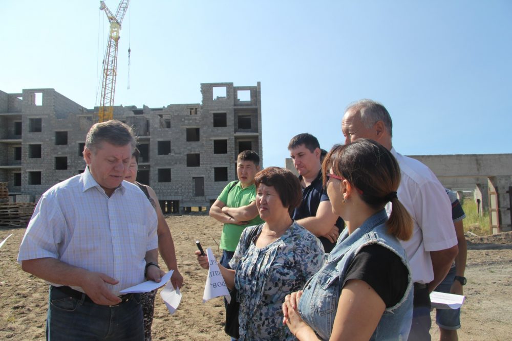 В правительстве Якутии обсудили варианты завершения строительства проблемных объектов