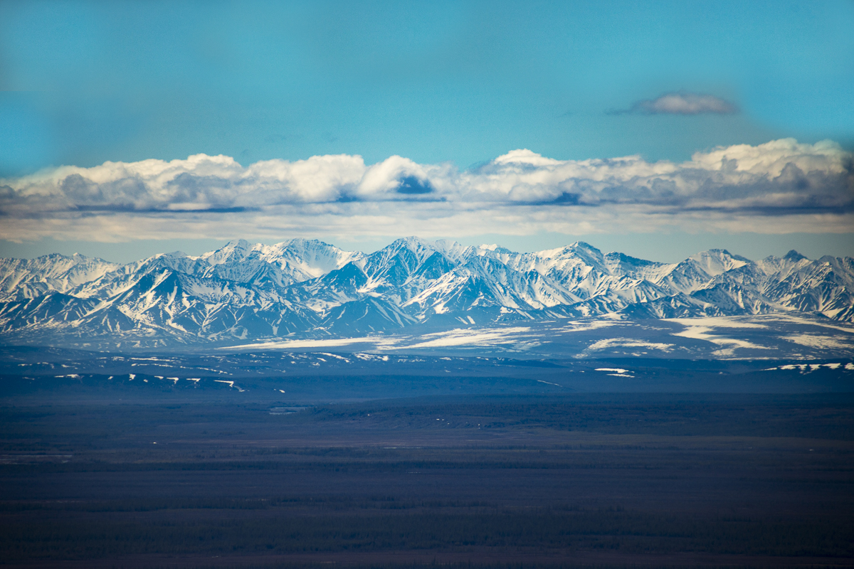 <b>Хребет Черского</b><br>представляет собой протяжённую на 1500 км горную систему. Высшая точка — гора Победа, 3003 метра.<br><br> Фото: Г.Мозолевская