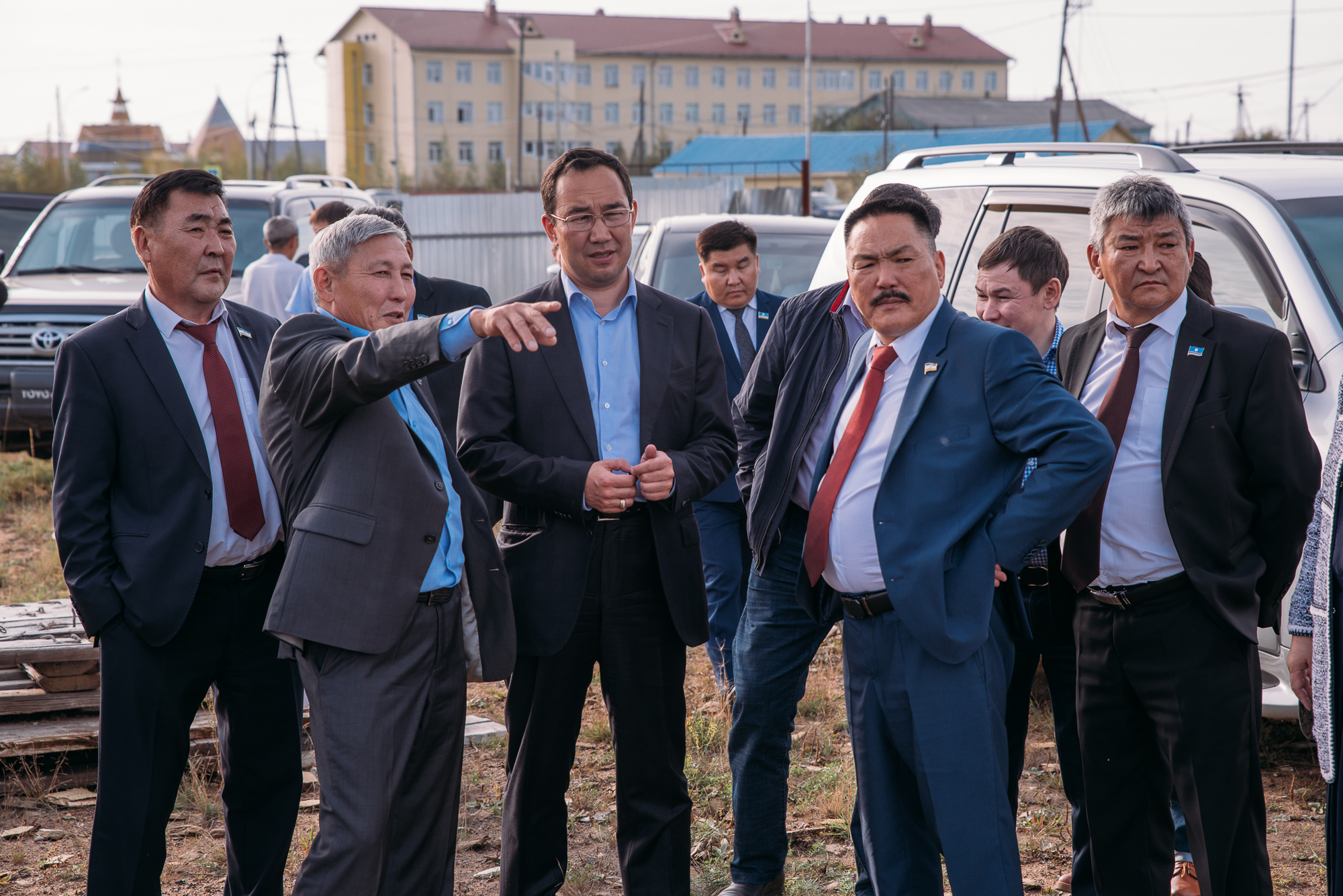 Погода в нюрбе. Нюрбинский район. Нюрбинский улус глава Октябрьского наслега. Айсен Николаев в Нюрбе. МО Нюрба.