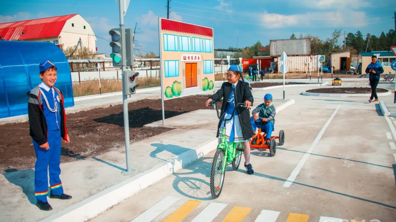 В центре «Сосновый бор» открылся детский автогородок «Безопасная дорога» —  ЯСИА