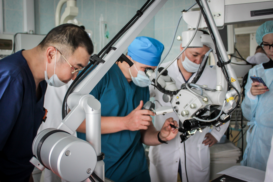 Больница лор операции. Ланцет-2 лазерный хирургический аппарат. Лазерное оборудование в медицине. Отделение лазерной хирургии. Оборудование лазерная хирургия.