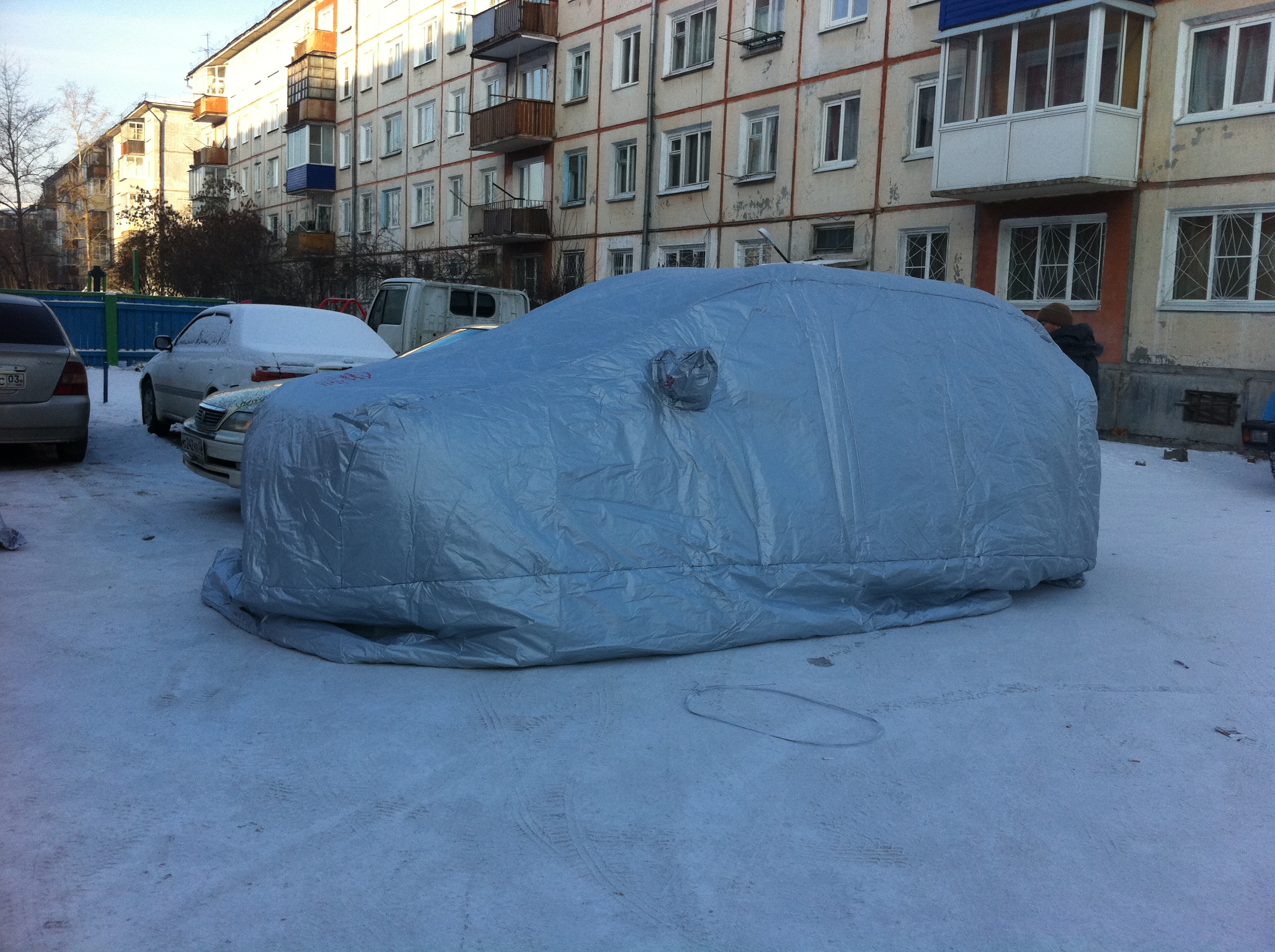 Чехол гараж для автомобиля зимний