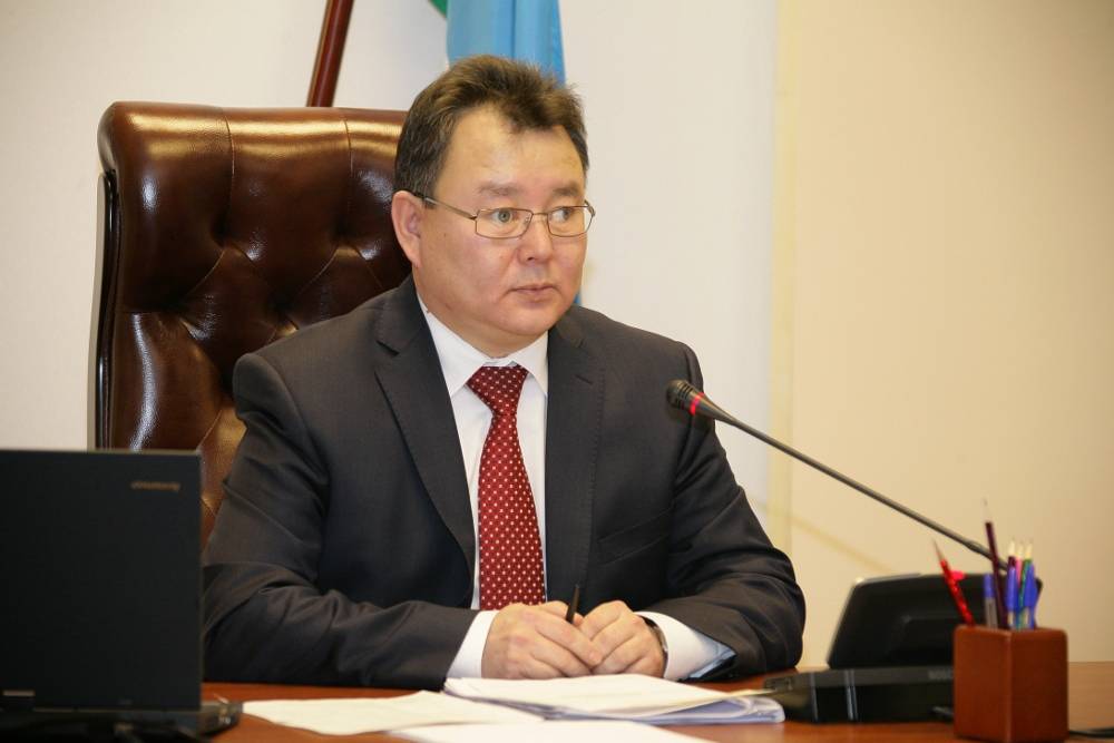 Алексей Стручков провёл совещание по итогам отчёта правительства в Вилюйском улусе и Жатае