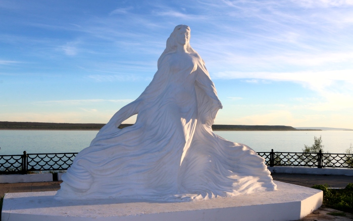 Памятник реке лене