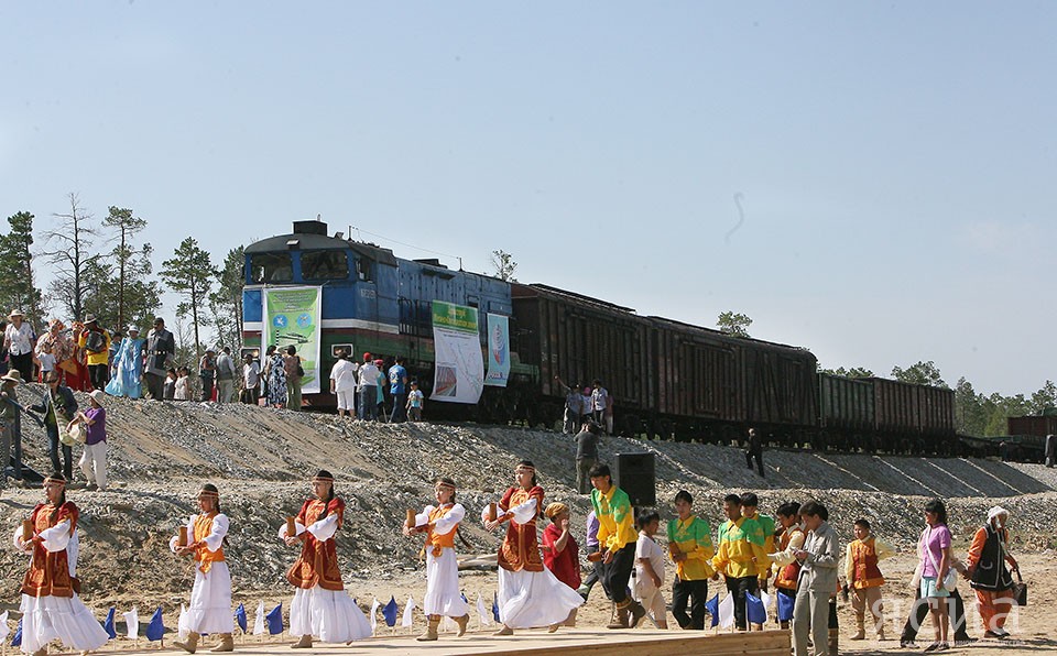 <b>8 июля, 2011</b><br>Пересечение железной дорогой границы Хангаласского и Мегино-Кангаласского районов.<br> Фото: В.Яковлев