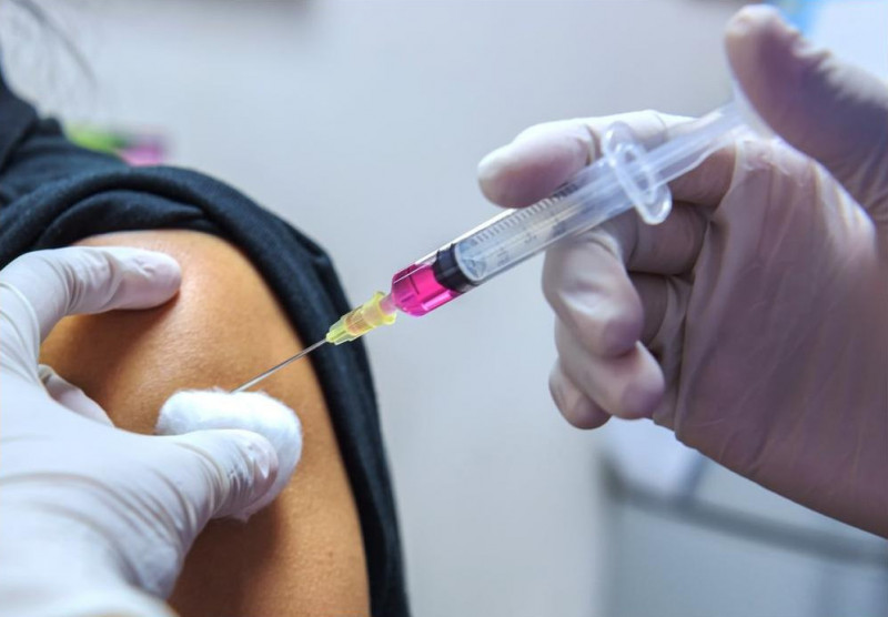 Почти половина жителей Якутии получили прививки против гриппа