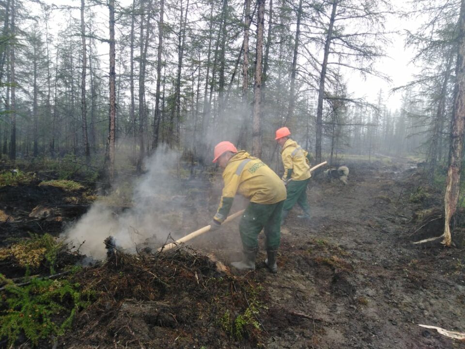 В Якутии на тушении пожаров задействовано более двух тысяч человек