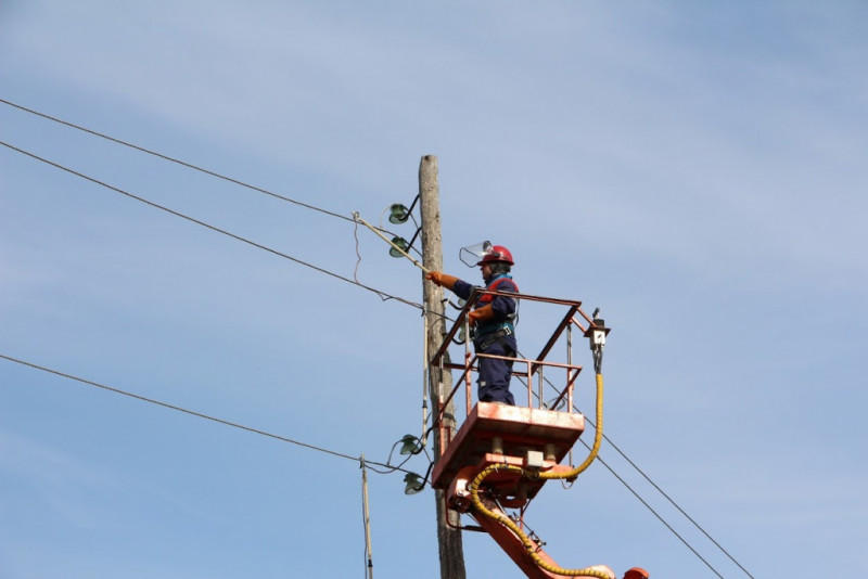 Энергетики восстановили электроснабжение части потребителей Якутска