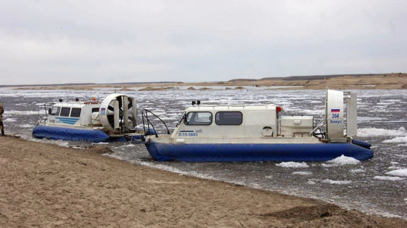 В Якутске во время прохождения ледохода на Лене ограничено движение судов на воздушной подушке