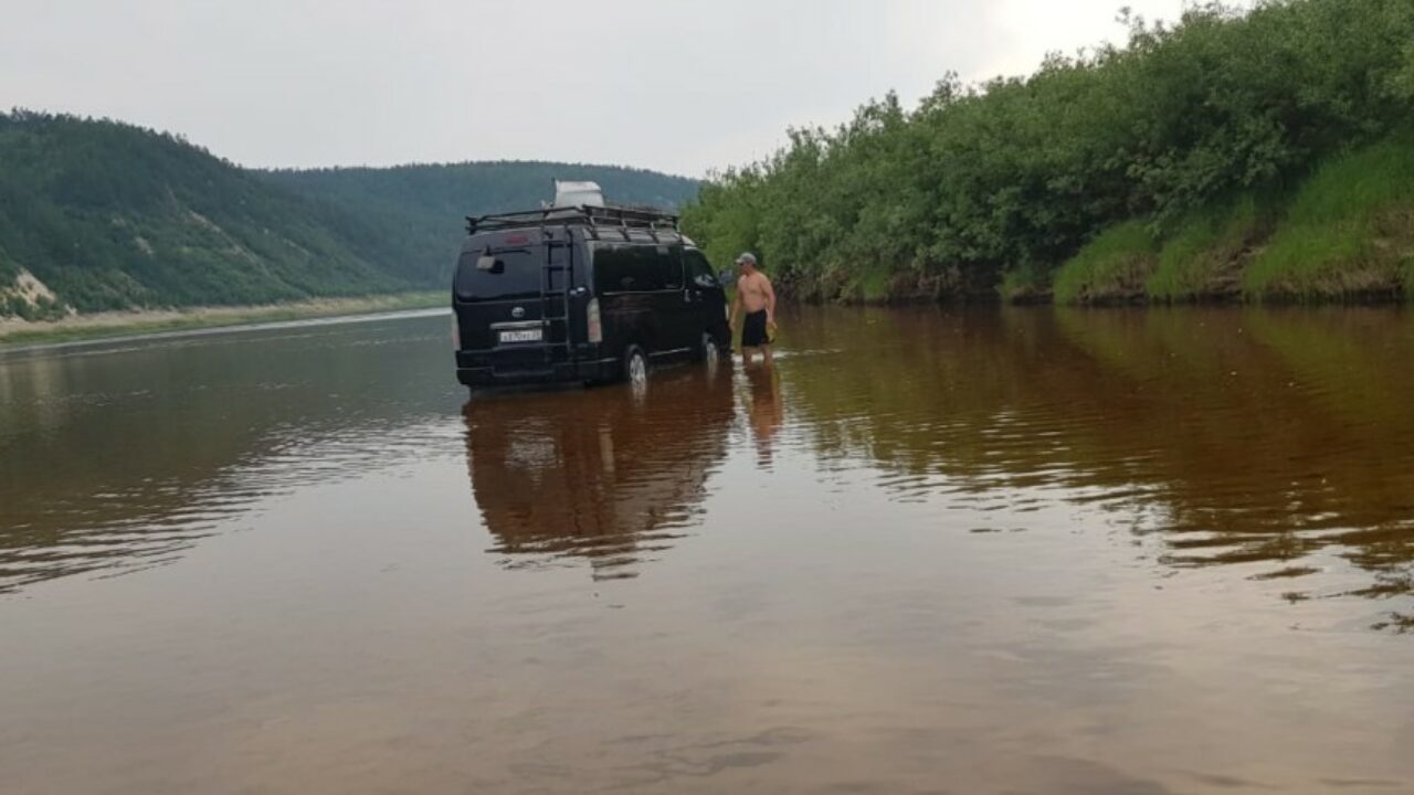 За мойку машины на реке Амге водителя привлекут к ответственности — ЯСИА