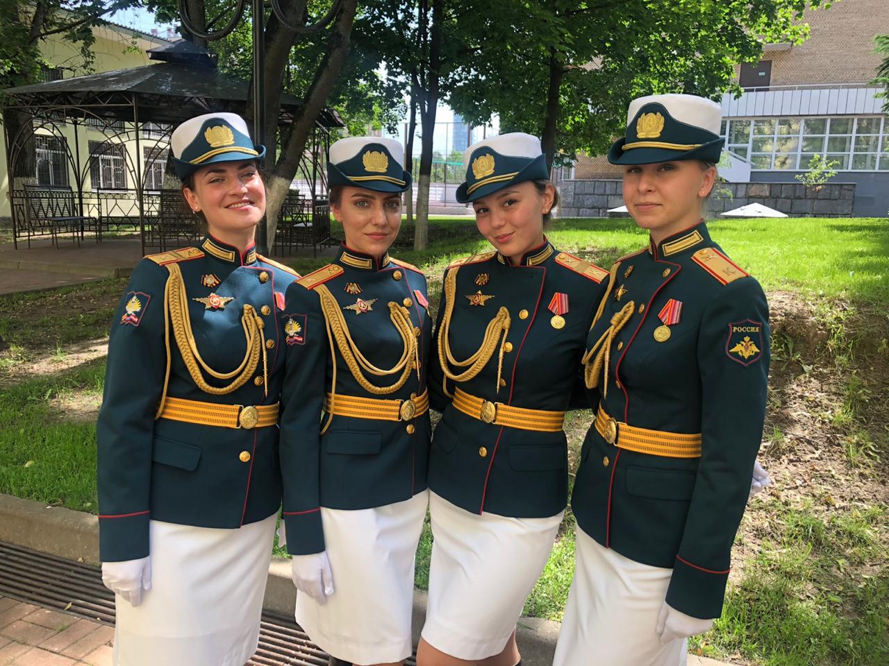 Женский батальон на параде