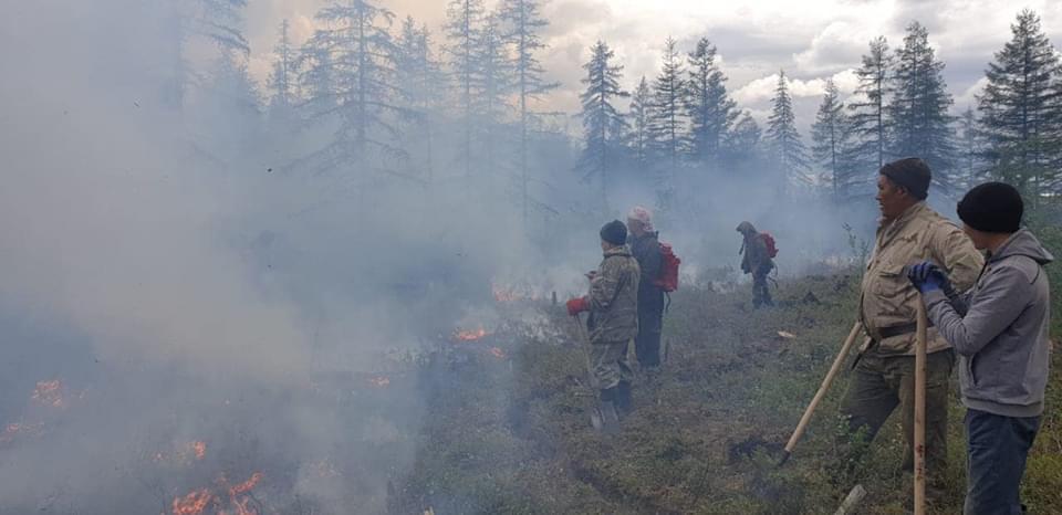Свыше 100 человек задействованы в тушении пожаров в Среднеколымском улусе