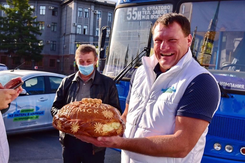 Автопробег на газовом топливе “Из Питера в Мирный” добрался до Омска