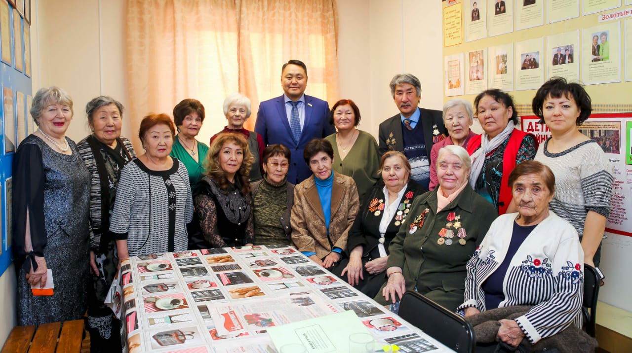 Председатель Якутской городской Думы поздравляет с Международным днём пожилых людей