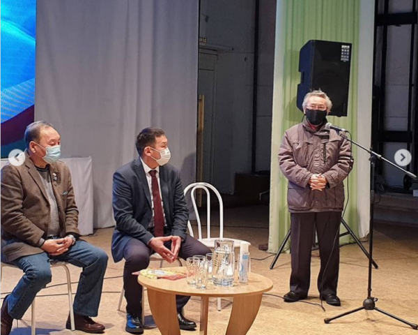 Создатели фильма "Тыгын Дархан" встретились с общественностью Хангаласского улуса