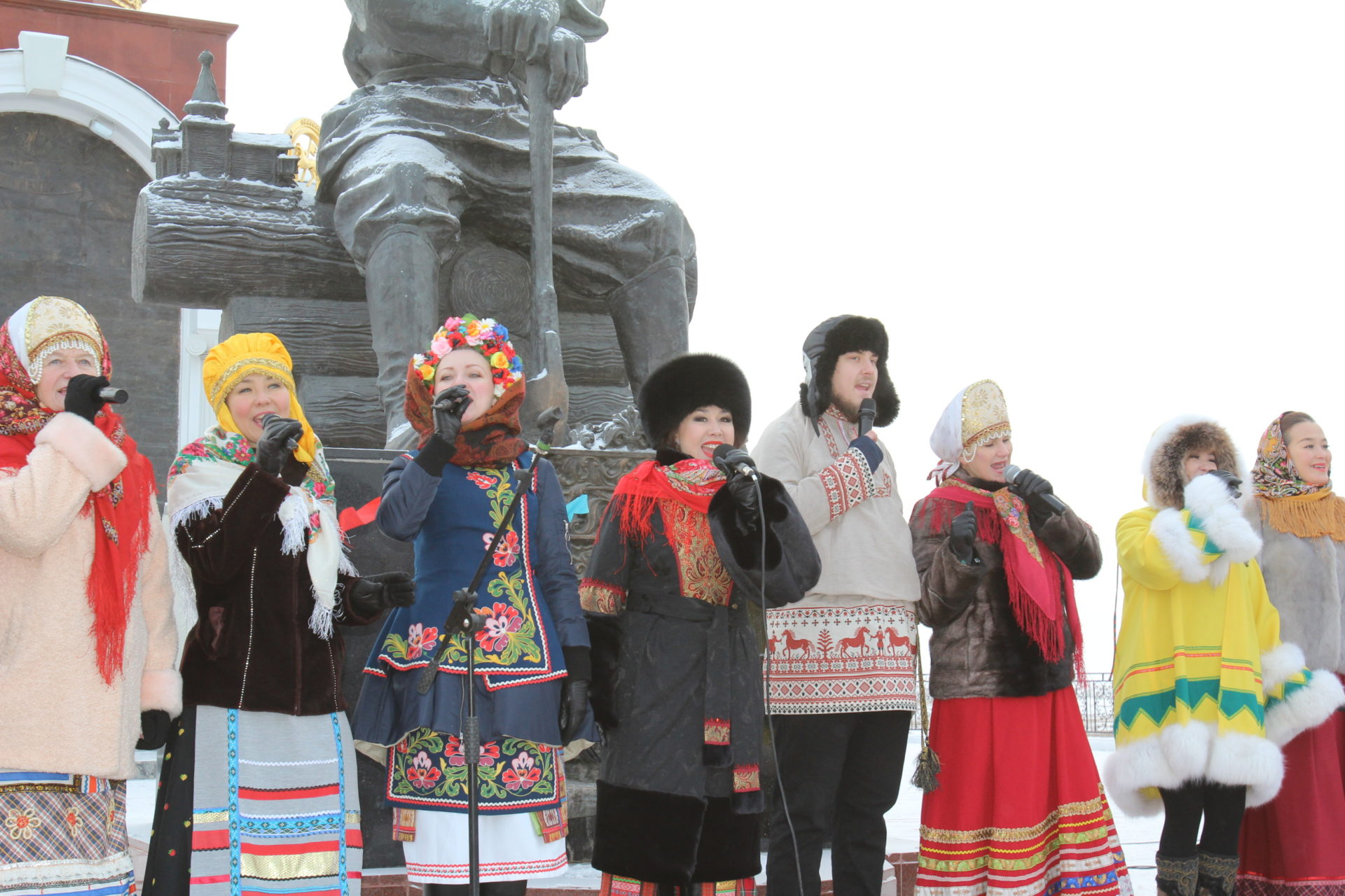 Дорообо, Исэнмэз и Ассалому алейкум: В День народного единства говорим на разных языках России