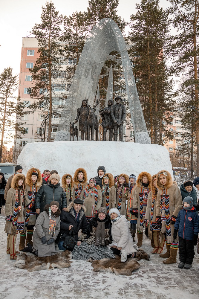 В Нерюнгри открыли памятник каюрам —ЯСИА