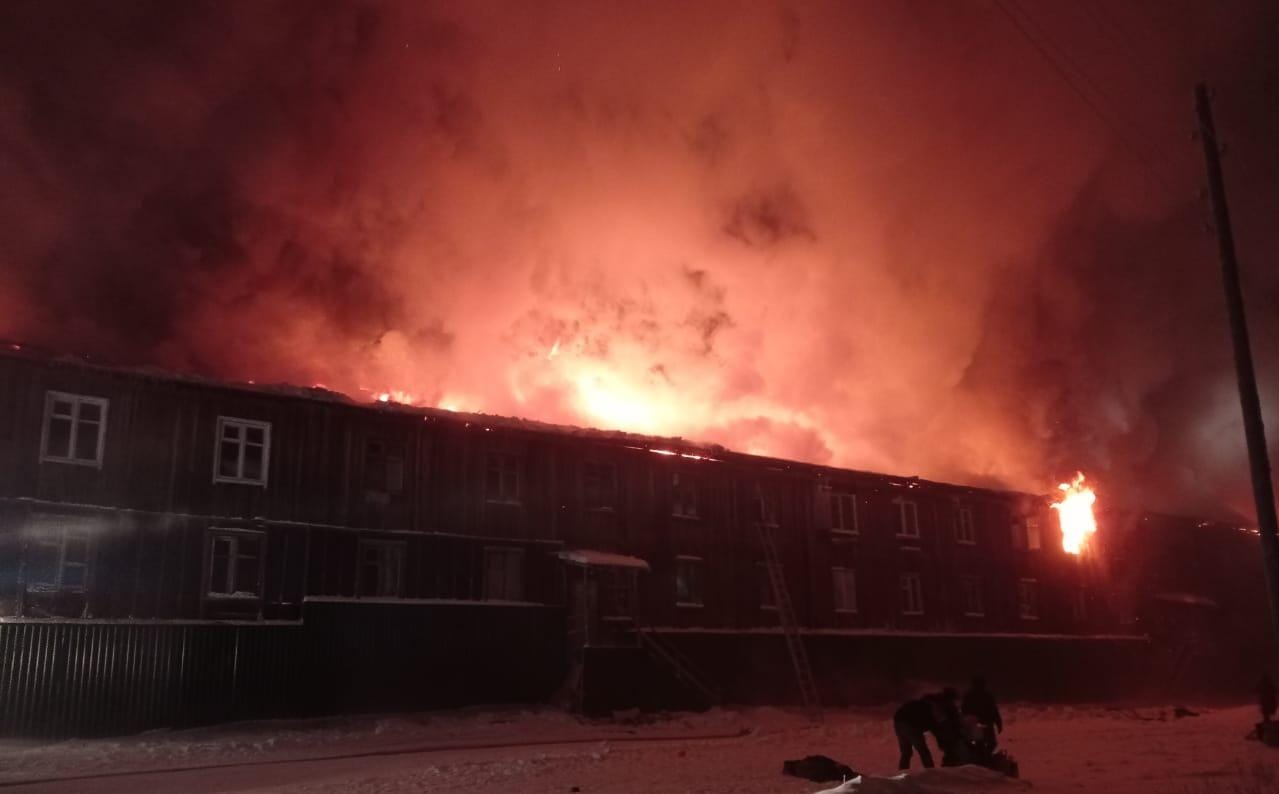 В городе Удачном Якутии с места пожара эвакуировали 27 человек
